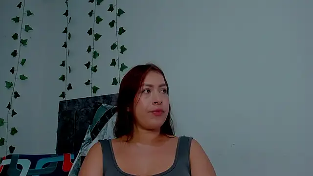 Snapshot of Miaa_Garcia chatting on October 15, 2025, 9:23 pm Miaa Garcia online show from October 15, 2025, 9:23 pm