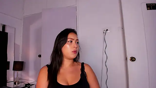 Miaa Garcia online show from February 5, 2025, 8:46 pm