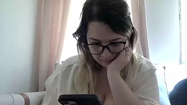 Snapshot of amooraaamoon chatting on October 8, 2025, 1:01 pm amooraaamoon online show from October 8, 2025, 1:01 pm