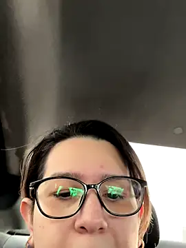 Snapshot of amooraaamoon chatting on October 2, 2025, 10:51 am amooraaamoon online show from October 2, 2025, 10:51 am