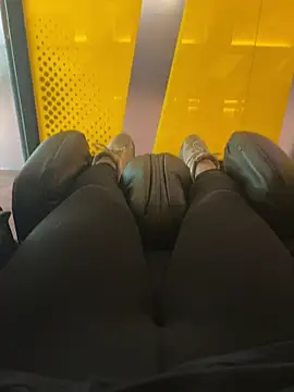 Snapshot of amooraaamoon chatting on September 18, 2025, 1:14 pm amooraaamoon online show from September 18, 2025, 1:14 pm