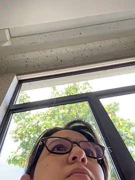 Snapshot of amooraaamoon chatting on September 19, 2025, 12:42 pm amooraaamoon online show from September 19, 2025, 12:42 pm