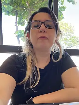 Snapshot of amooraaamoon chatting on September 29, 2025, 12:44 pm amooraaamoon online show from September 29, 2025, 12:44 pm