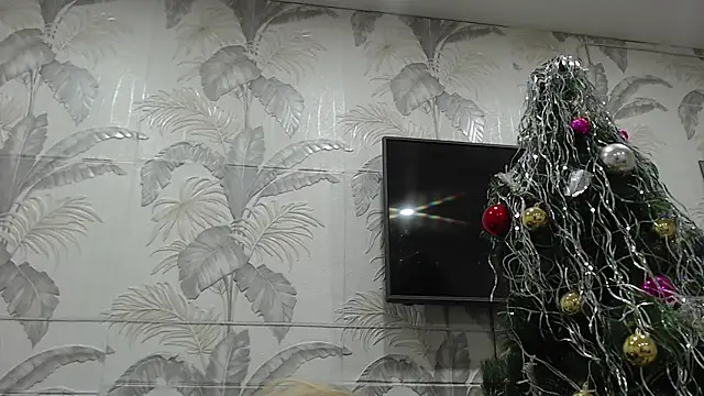 Snapshot of CamDiva113 chatting on February 18, 2025, 3:52 pm CamDiva113 online show from February 18, 2025, 3:52 pm
