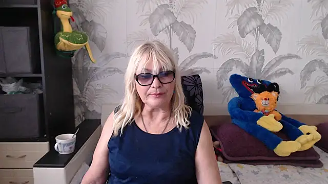 Snapshot of CamDiva113 chatting on March 20, 2025, 8:42 am CamDiva113 online show from March 20, 2025, 8:42 am