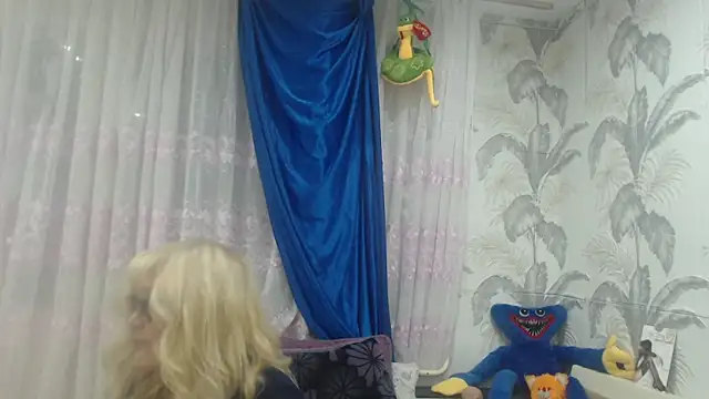 CamDiva113 online show from October 16, 2025, 2:36 pm