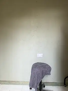 les-machinesxh online show from April 8, 2026, 1:56 pm