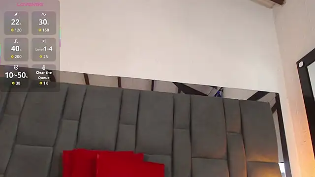 Snapshot of SELENA_BIGBOOBS chatting on October 3, 2025, 2:40 pm SELENA BIGBOOBS online show from October 3, 2025, 2:40 pm