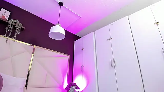 April bowie online show from November 12, 2025, 11:25 am