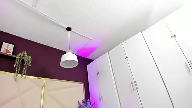 Snapshot of April_bowie chatting on February 26, 2026, 11:43 am April bowie online show from February 26, 2026, 11:43 am