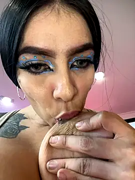 Snapshot of AbbyFtLuna chatting on October 11, 2025, 7:15 pm AbbyFtLuna online show from October 11, 2025, 7:15 pm