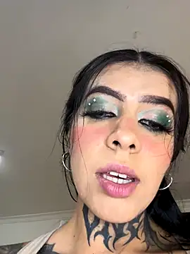 Snapshot of AbbyFtLuna chatting on October 6, 2025, 7:03 pm AbbyFtLuna online show from October 6, 2025, 7:03 pm