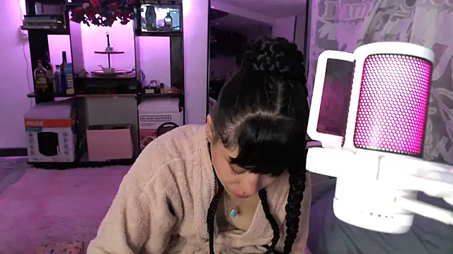 Hellen dumont online show from February 12, 2026, 1:05 am