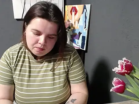 so shy online show from March 8, 2025, 12:09 pm