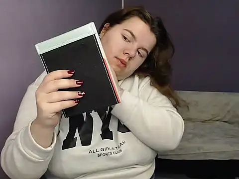 so shy online show from October 5, 2025, 6:48 am