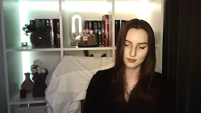 X Alisa online show from April 17, 2026, 6:33 pm