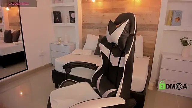 candy summer28 online show from April 9, 2026, 7:09 pm