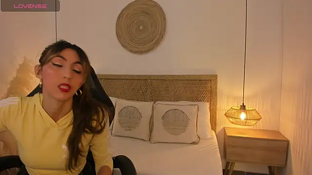 candy summer28 online show from January 7, 2026, 12:21 pm