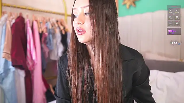 katlyn martins online show from October 16, 2025, 6:27 pm