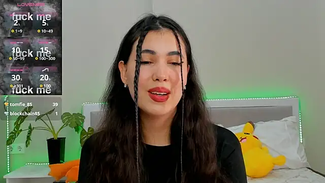 Snapshot of hoa_lan chatting on March 21, 2025, 8:17 am hoa lan online show from March 21, 2025, 8:17 am