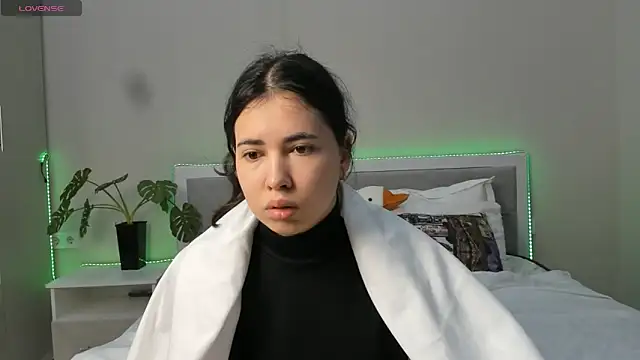 Snapshot of hoa_lan chatting on March 14, 2025, 2:20 am hoa lan online show from March 14, 2025, 2:20 am