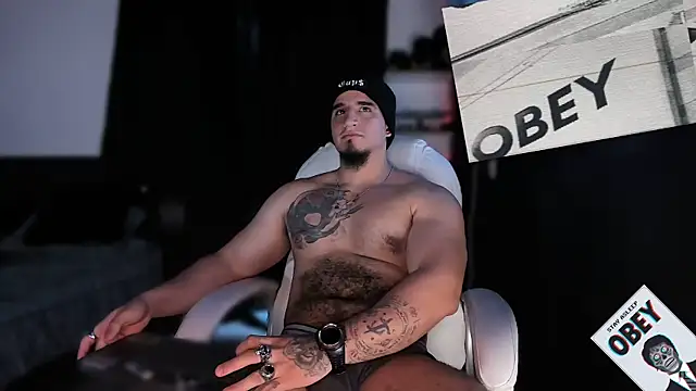 kingbear777 online show from February 6, 2025, 9:00 am