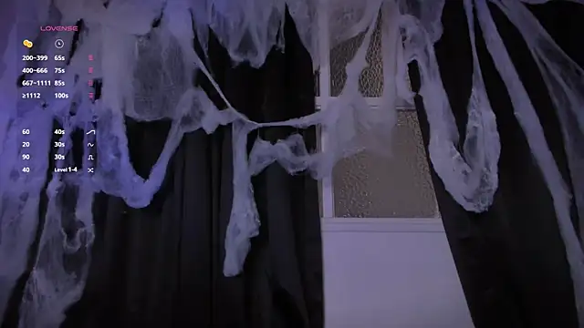 Snapshot of AramJoness chatting on October 24, 2025, 6:29 pm AramJoness online show from October 24, 2025, 6:29 pm