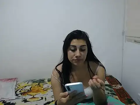  katerin love1 online show from November 16, 2025, 3:22 am