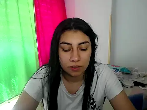  katerin love1 online show from December 19, 2025, 5:48 pm