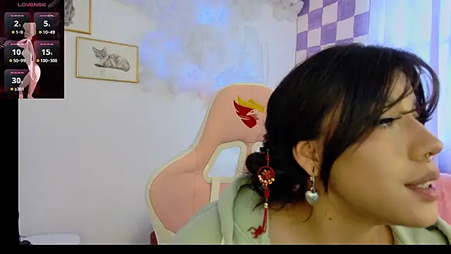 Snapshot of Ag4ta_ chatting on February 10, 2025, 10:40 pm Ag4ta online show from February 10, 2025, 10:40 pm