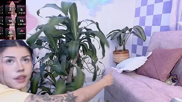 Snapshot of Ag4ta_ chatting on February 28, 2025, 11:34 pm Ag4ta online show from February 28, 2025, 11:34 pm