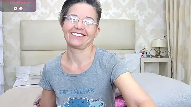 StaceyDarling online show from March 3, 2025, 3:32 pm