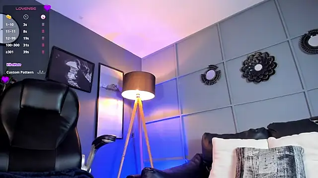 helenaduque  online show from February 23, 2025, 2:57 pm