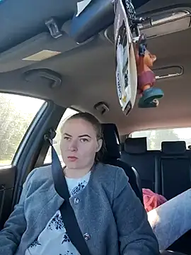 ElenaMaeer online show from September 26, 2025, 12:01 pm