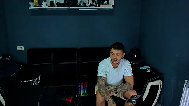 chrismaster12 online show from March 14, 2025, 4:51 pm