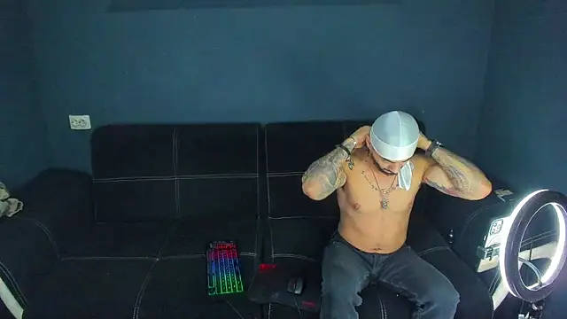 chrismaster12 online show from February 27, 2025, 2:46 am