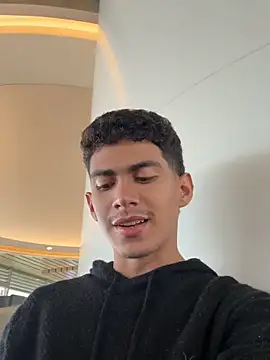 Snapshot of WildLogan chatting on February 13, 2026, 8:09 pm WildLogan online show from February 13, 2026, 8:09 pm