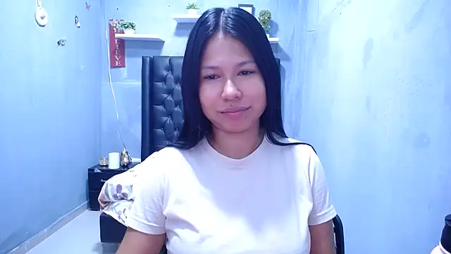 Letty Plugxo online show from June 15, 2026, 2:06 pm