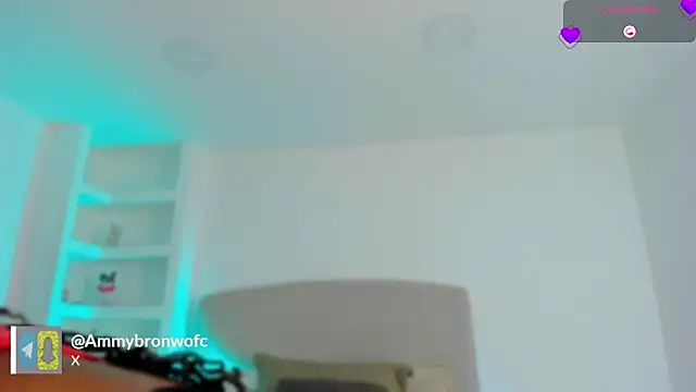 Snapshot of Ammy_xx chatting on October 25, 2025, 8:20 pm Ammy xx online show from October 25, 2025, 8:20 pm