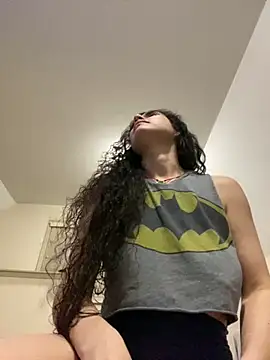 queentozi online show from November 9, 2025, 5:55 am