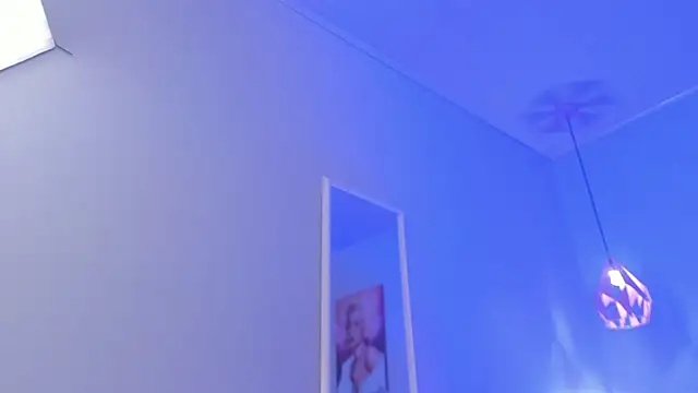 ScarletGV online show from February 25, 2026, 4:01 am