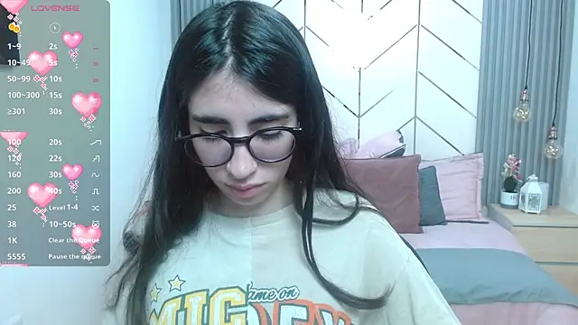LenaRoses online show from December 23, 2024, 5:32 pm