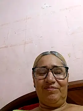 Snapshot of _candi chatting on September 17, 2025, 12:01 am  candi online show from September 17, 2025, 12:01 am