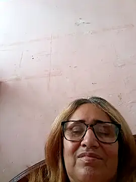 Snapshot of _candi chatting on October 18, 2025, 2:19 pm  candi online show from October 18, 2025, 2:19 pm