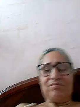 Snapshot of _candi chatting on October 30, 2025, 3:42 pm  candi online show from October 30, 2025, 3:42 pm