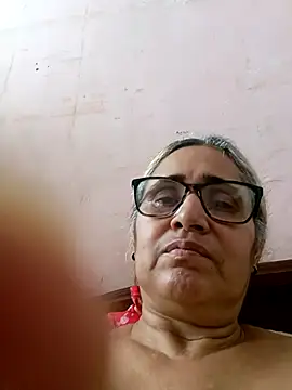 Snapshot of _candi chatting on October 10, 2025, 5:03 pm  candi online show from October 10, 2025, 5:03 pm