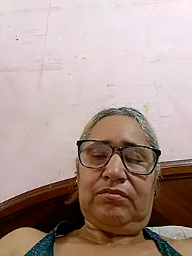 Snapshot of _candi chatting on October 25, 2025, 12:28 pm  candi online show from October 25, 2025, 12:28 pm