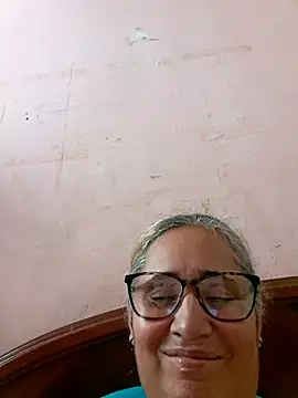 Snapshot of _candi chatting on October 5, 2025, 3:47 pm  candi online show from October 5, 2025, 3:47 pm