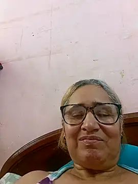 Snapshot of _candi chatting on October 4, 2025, 2:18 pm  candi online show from October 4, 2025, 2:18 pm
