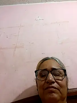 Snapshot of _candi chatting on October 29, 2025, 10:58 am  candi online show from October 29, 2025, 10:58 am